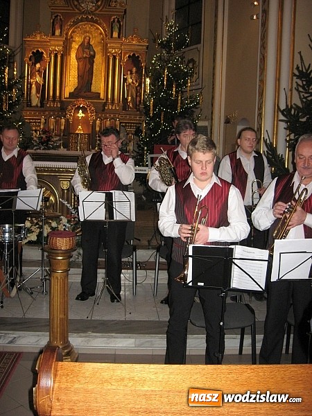 Zdjęcie w galerii na portalu naszwodzislaw.com: Kolędy świata zabrzmiały w lubomskim kościele wiadomości z regionu