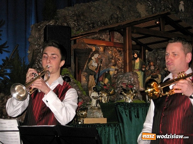 Zdjęcie w galerii na portalu naszwodzislaw.com: Kolędy świata zabrzmiały w lubomskim kościele wiadomości z regionu