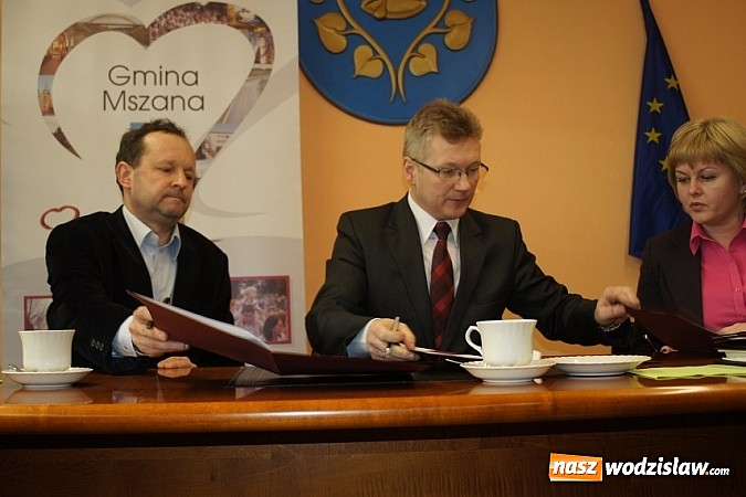 Zdjęcie w galerii na portalu naszwodzislaw.com: Mszana dostanie 1,3 mln odszkodowania za uszkodzenia dróg w czasie budowy A1 wiadomości z regionu