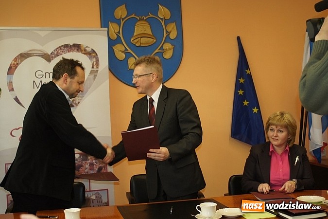 Zdjęcie w galerii na portalu naszwodzislaw.com: Mszana dostanie 1,3 mln odszkodowania za uszkodzenia dróg w czasie budowy A1 wiadomości z regionu