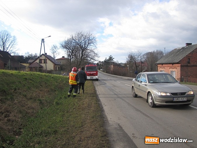 Zdjęcie w galerii na portalu naszwodzislaw.com: Przed Rydułtowami dachował focus wiadomości z regionu