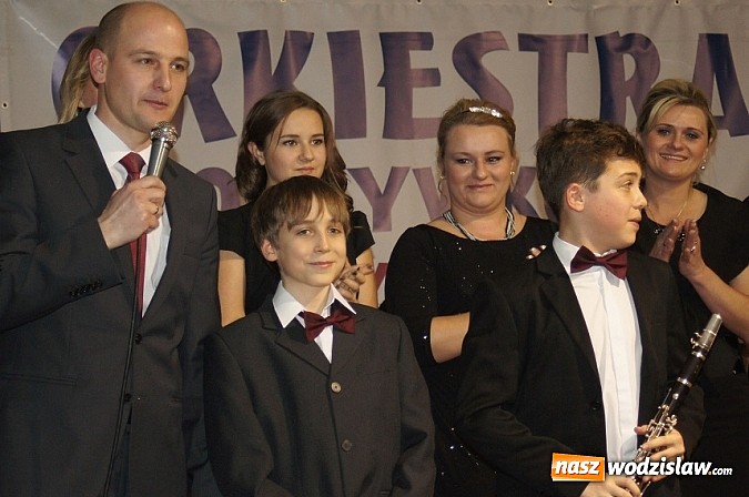 Zdjęcie w galerii na portalu naszwodzislaw.com: Zagrali jak z nut. Pierwszy koncert gminnej orkiestry wiadomości z regionu