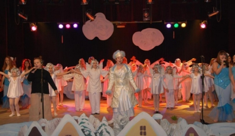 Zdjęcie w galerii na portalu naszwodzislaw.com: Bajecznie i kolorowo w radlińskim MOK-u wiadomości z regionu