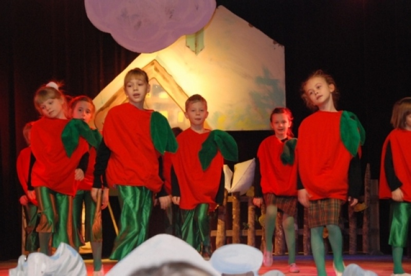 Zdjęcie w galerii na portalu naszwodzislaw.com: Bajecznie i kolorowo w radlińskim MOK-u wiadomości z regionu