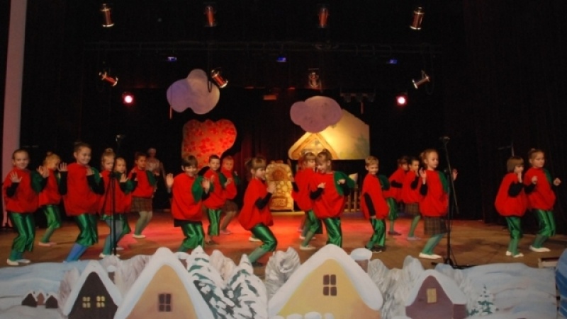 Zdjęcie w galerii na portalu naszwodzislaw.com: Bajecznie i kolorowo w radlińskim MOK-u wiadomości z regionu