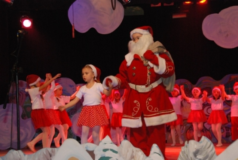 Zdjęcie w galerii na portalu naszwodzislaw.com: Bajecznie i kolorowo w radlińskim MOK-u wiadomości z regionu