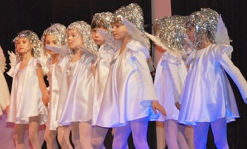 Zdjęcie w galerii na portalu naszwodzislaw.com: Bajecznie i kolorowo w radlińskim MOK-u wiadomości z regionu