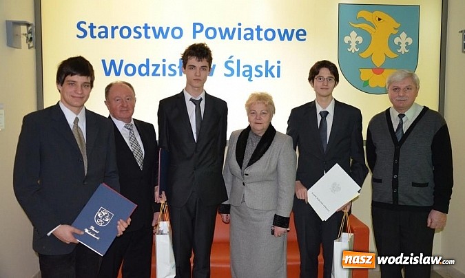 Zdjęcie w galerii na portalu naszwodzislaw.com: Wodzisławscy stypendyści MEN uczą się w jednej szkole wiadomości z regionu