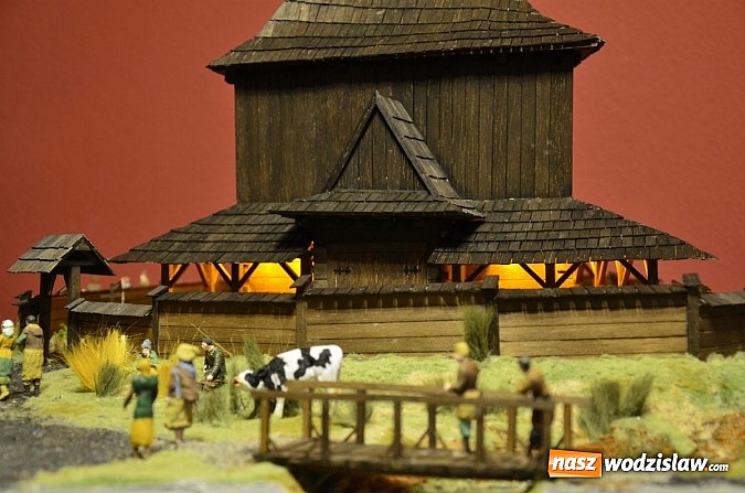 Zdjęcie w galerii na portalu naszwodzislaw.com: Kościół w miniaturze w wodzisławskim Muzeum wiadomości z regionu