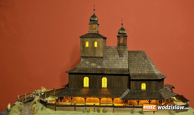Zdjęcie w galerii na portalu naszwodzislaw.com: Kościół w miniaturze w wodzisławskim Muzeum wiadomości z regionu