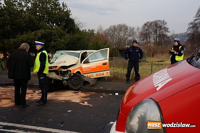 Zdjęcie w galerii na portalu naszwodzislaw.com: Trzygodzinne utrudnienia po wypadku w Turzy Śląskiej wiadomości z regionu