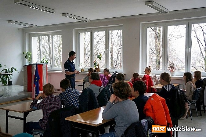 Zdjęcie w galerii na portalu naszwodzislaw.com: O uzależnieniach z gimnazjalistami wiadomości z regionu