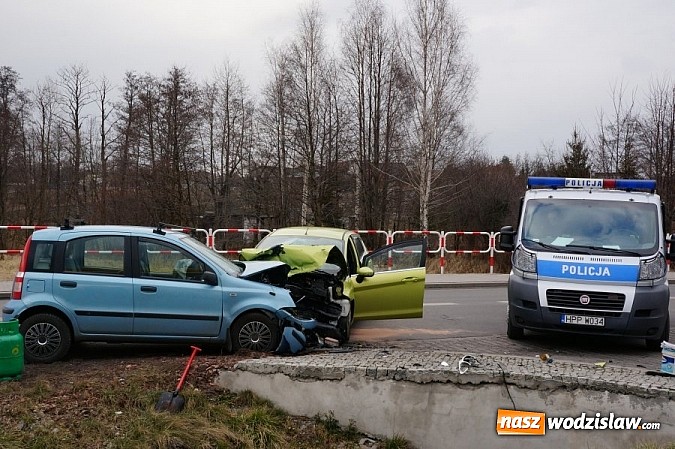 Zdjęcie w galerii na portalu naszwodzislaw.com: Pijany kierowca spowodował wypadek. W organizmie miał trzy promile alkoholu wiadomości z regionu