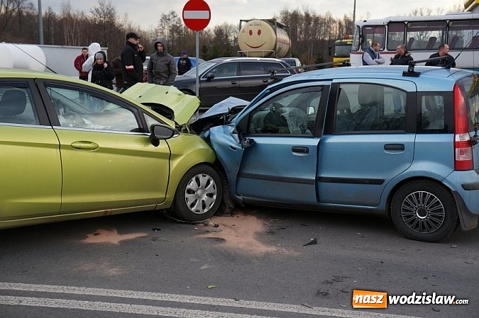 Zdjęcie w galerii na portalu naszwodzislaw.com: Pijany kierowca spowodował wypadek. W organizmie miał trzy promile alkoholu wiadomości z regionu