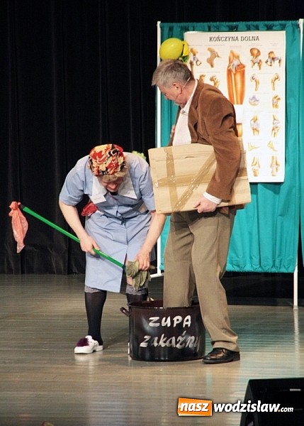 Zdjęcie w galerii na portalu naszwodzislaw.com: Bo żeby się leczyć trzeba mieć zdrowie - Czy jest na sali lekarz w RCK Feniks - zobacz zdjęcia! wiadomości z regionu