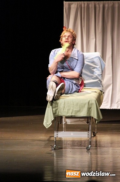 Zdjęcie w galerii na portalu naszwodzislaw.com: Bo żeby się leczyć trzeba mieć zdrowie - Czy jest na sali lekarz w RCK Feniks - zobacz zdjęcia! wiadomości z regionu