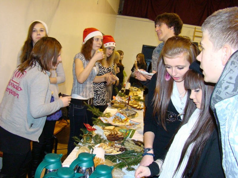 Zdjęcie w galerii na portalu naszwodzislaw.com: Potica i makówki zniknęły najszybciej wiadomości z regionu