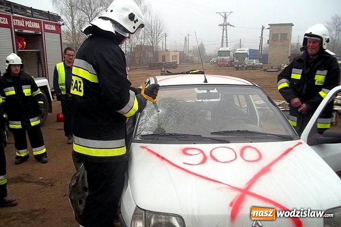 Zdjęcie w galerii na portalu naszwodzislaw.com: Strażacy z OSP Mszana ćwiczyli na wrakach wiadomości z regionu