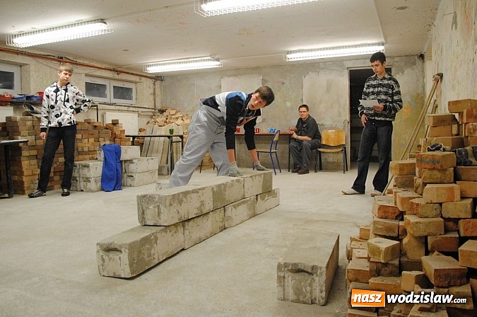 Zdjęcie w galerii na portalu naszwodzislaw.com: W ZST poszukiwali irlandzkiej tęczy wiadomości z regionu