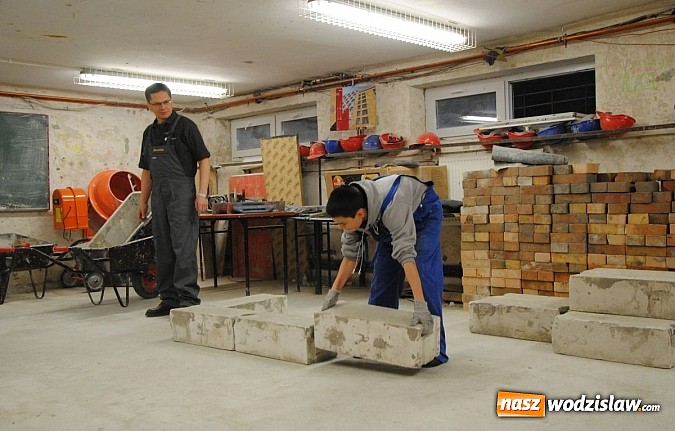 Zdjęcie w galerii na portalu naszwodzislaw.com: W ZST poszukiwali irlandzkiej tęczy wiadomości z regionu