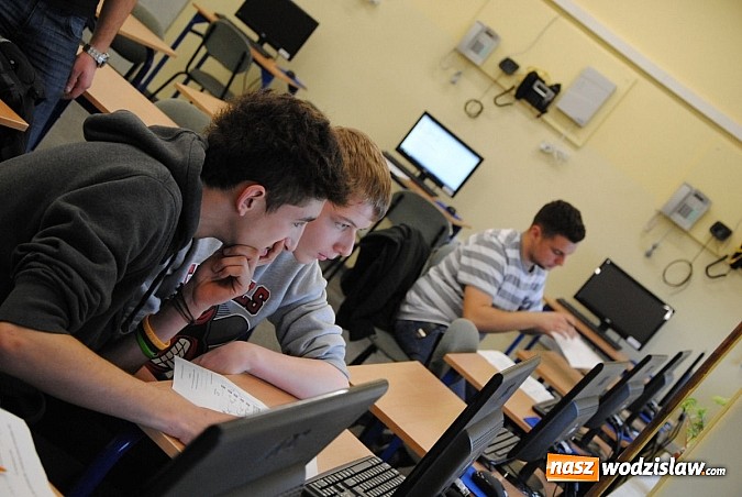 Zdjęcie w galerii na portalu naszwodzislaw.com: W ZST poszukiwali irlandzkiej tęczy wiadomości z regionu