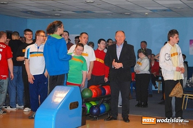 Zdjęcie w galerii na portalu naszwodzislaw.com: Niepełnosprawni zmierzyli się w Turnieju w Kręgle wiadomości z regionu