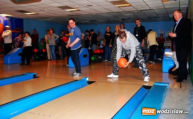 Zdjęcie w galerii na portalu naszwodzislaw.com: Niepełnosprawni zmierzyli się w Turnieju w Kręgle wiadomości z regionu