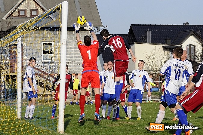 Zdjęcie w galerii na portalu naszwodzislaw.com: Wygrana Płomienia na początek rundy wiosennej wiadomości z regionu