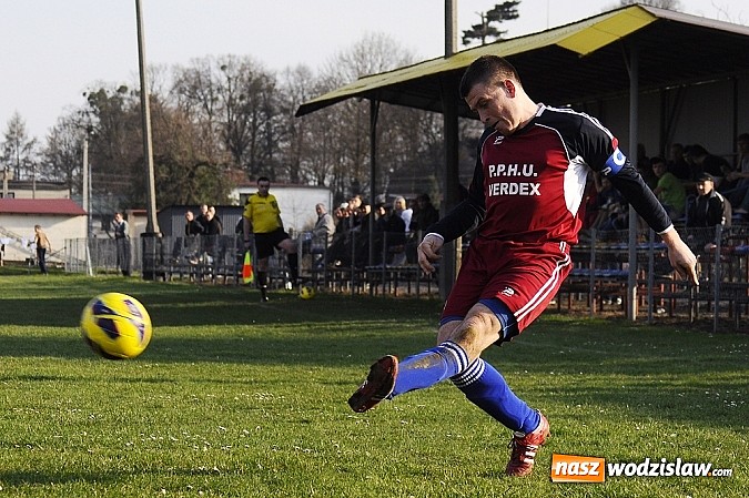 Zdjęcie w galerii na portalu naszwodzislaw.com: Wygrana Płomienia na początek rundy wiosennej wiadomości z regionu
