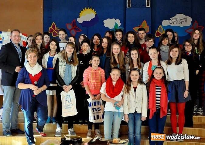 Zdjęcie w galerii na portalu naszwodzislaw.com: Remigiusz Rączka wybrał najlepszy jadalny łuk triumfalny w ZS w Wodzisławiu Śląskim wiadomości z regionu