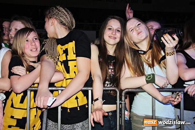 Zdjęcie w galerii na portalu naszwodzislaw.com: Kamil Bednarek wystąpił w Pszowie wiadomości z regionu