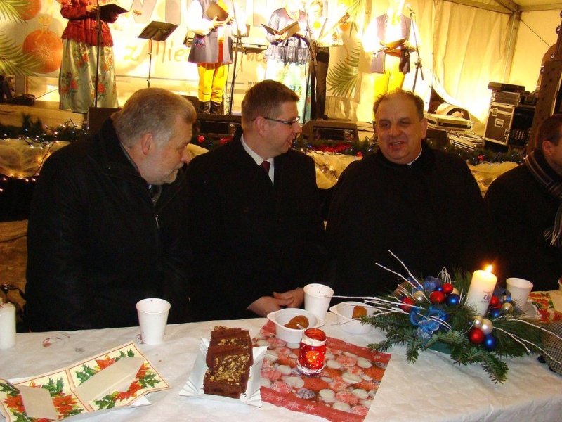 Zdjęcie w galerii na portalu naszwodzislaw.com: Wodzisławianie podzielili się opłatkiem wiadomości z regionu