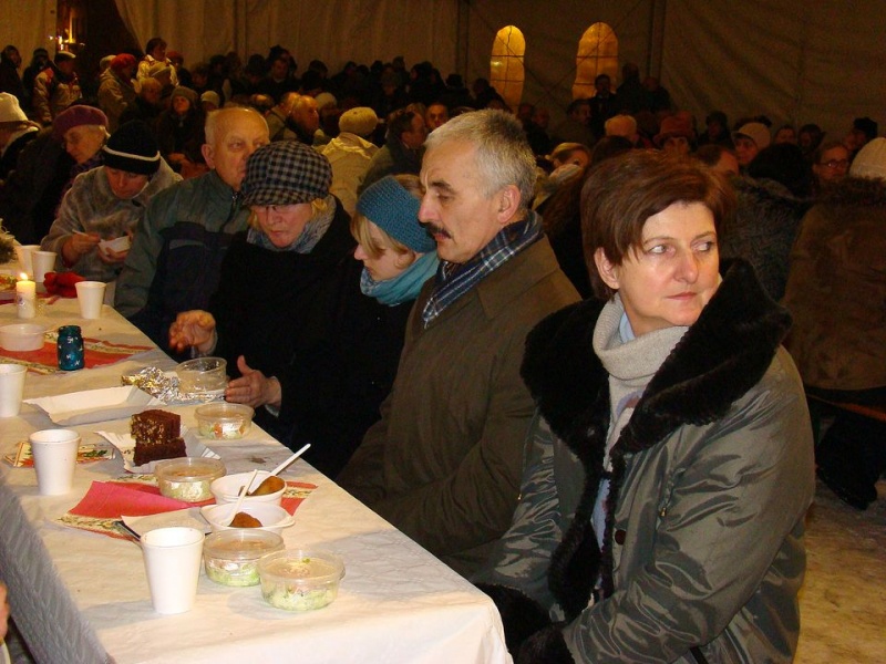 Zdjęcie w galerii na portalu naszwodzislaw.com: Wodzisławianie podzielili się opłatkiem wiadomości z regionu