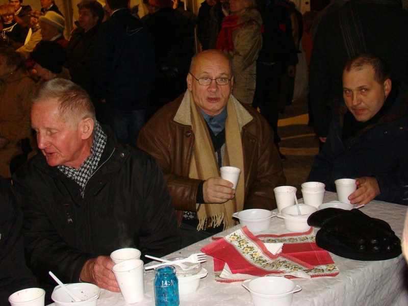 Zdjęcie w galerii na portalu naszwodzislaw.com: Wodzisławianie podzielili się opłatkiem wiadomości z regionu