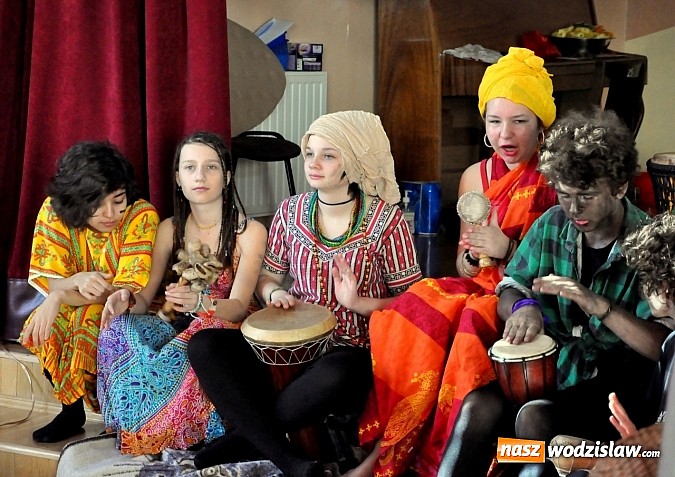 Zdjęcie w galerii na portalu naszwodzislaw.com: Smaki Afryki na tegorocznej Frankofonii w Gimnazjum nr 1 - fotorelacja wiadomości z regionu