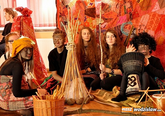 Zdjęcie w galerii na portalu naszwodzislaw.com: Smaki Afryki na tegorocznej Frankofonii w Gimnazjum nr 1 - fotorelacja wiadomości z regionu