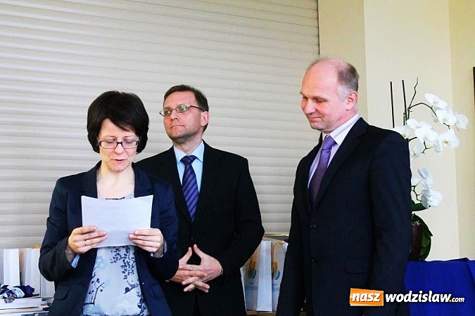 Zdjęcie w galerii na portalu naszwodzislaw.com: Prove your English - gimnazjaliści zmierzyli się w konkursie wiadomości z regionu