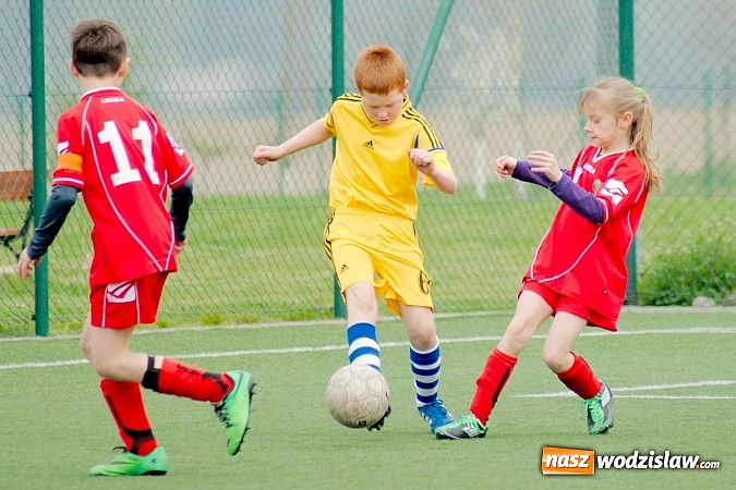 Zdjęcie w galerii na portalu naszwodzislaw.com: Duet Lamczyk-Cielusek pogromcą Tworkowa wiadomości z regionu