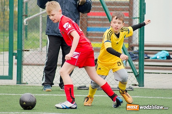 Zdjęcie w galerii na portalu naszwodzislaw.com: Duet Lamczyk-Cielusek pogromcą Tworkowa wiadomości z regionu