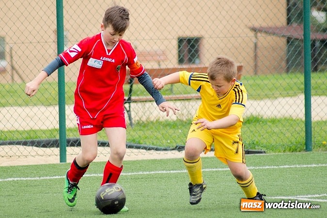 Zdjęcie w galerii na portalu naszwodzislaw.com: Duet Lamczyk-Cielusek pogromcą Tworkowa wiadomości z regionu