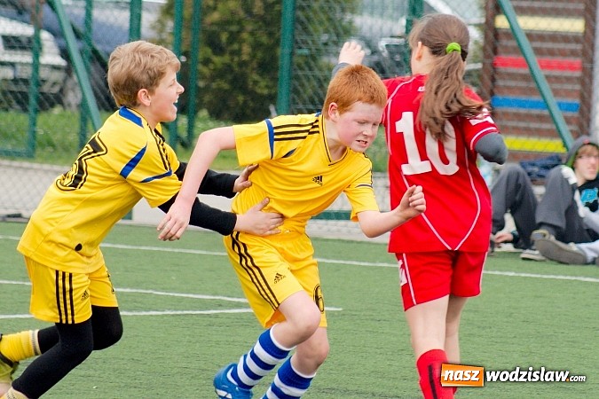 Zdjęcie w galerii na portalu naszwodzislaw.com: Duet Lamczyk-Cielusek pogromcą Tworkowa wiadomości z regionu