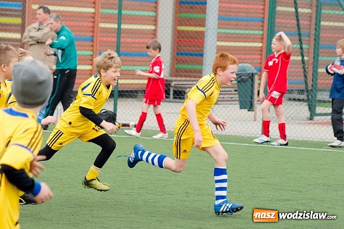 Zdjęcie w galerii na portalu naszwodzislaw.com: Duet Lamczyk-Cielusek pogromcą Tworkowa wiadomości z regionu