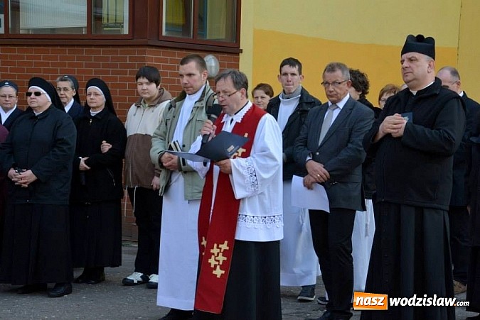Zdjęcie w galerii na portalu naszwodzislaw.com: Dali świadectwo wiary - Droga Krzyżowa przyciągnęła rzeszę wiernych wiadomości z regionu