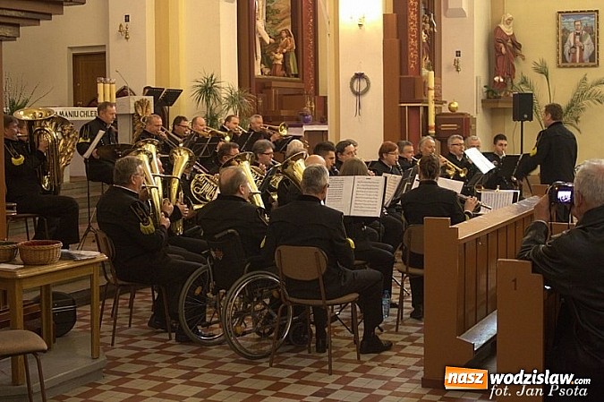 Zdjęcie w galerii na portalu naszwodzislaw.com: Koncertem Papieskim uczcili pomordowanych mieszkańców wiadomości z regionu