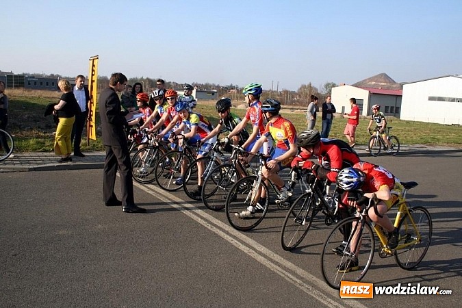 Zdjęcie w galerii na portalu naszwodzislaw.com: Kolarze rywalizowali w Rydułtowach wiadomości z regionu