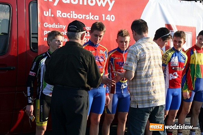 Zdjęcie w galerii na portalu naszwodzislaw.com: Kolarze rywalizowali w Rydułtowach wiadomości z regionu