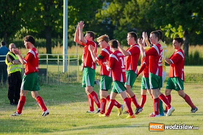 Zdjęcie w galerii na portalu naszwodzislaw.com: Walka do końca opłaciła się. Turza Śląska nowym liderem okręgówki! wiadomości z regionu