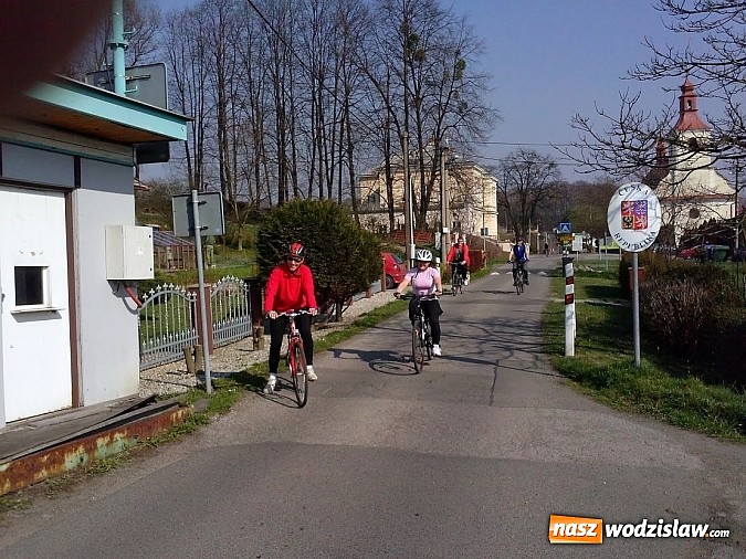 Zdjęcie w galerii na portalu naszwodzislaw.com: Jubileusz na dwóch kółkach - 15 rajdów na 15-lecie wiadomości z regionu