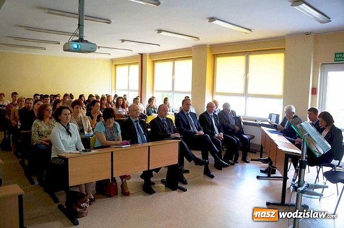 Zdjęcie w galerii na portalu naszwodzislaw.com: Jerzy Buzek na spotkaniu w Wodzisławiu Śląskim. Wsp&oacute;łpraca, czy to się opłaca? wiadomości z regionu