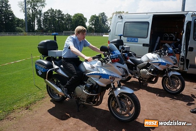 Zdjęcie w galerii na portalu naszwodzislaw.com: Targi edukacyjne przyciągnęły uczniów na stadion wiadomości z regionu